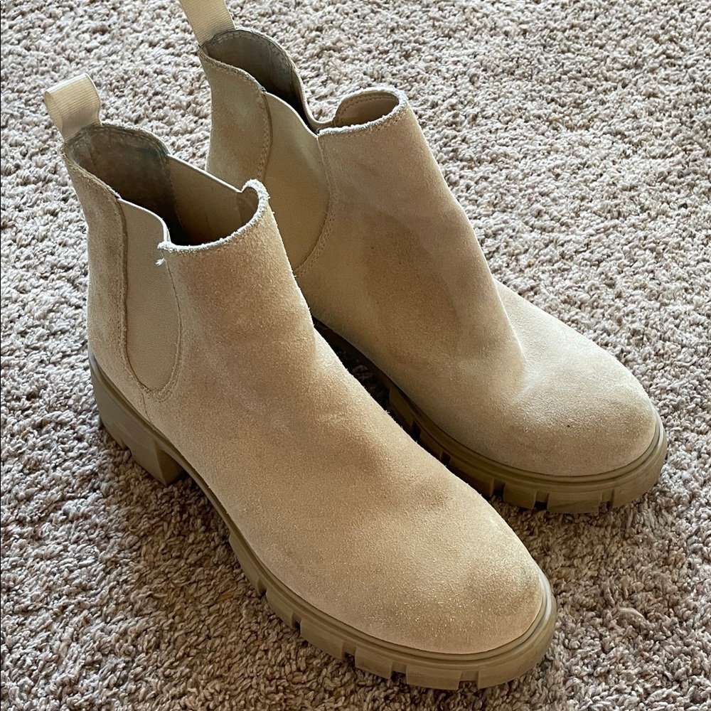 Steve Madden Women's Tan Ankle Boots B179
